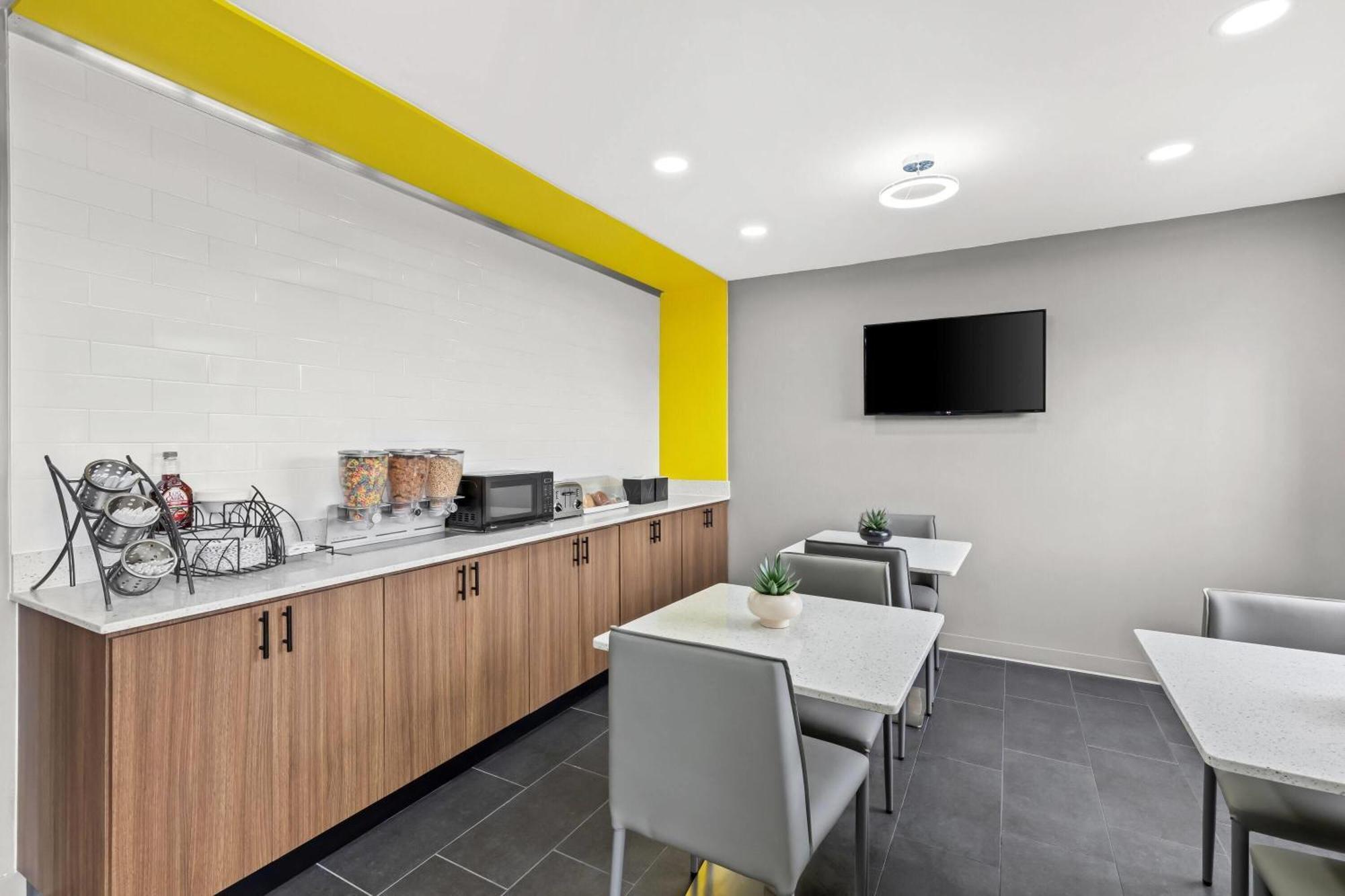 Microtel Inn & Suites By Wyndham Norcross Buitenkant foto